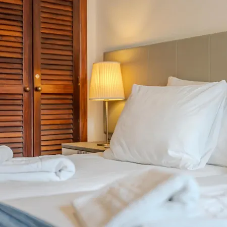 Victoria Court 2 Pool Апартаменты Лос Кристианос