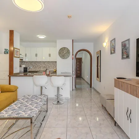 Апартаменты Victoria Court 2 Pool Лос Кристианос