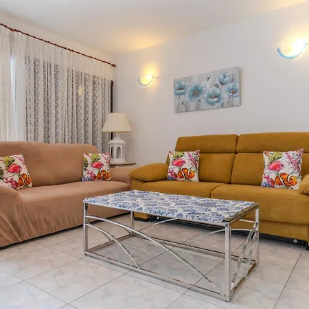 Апартаменты Victoria Court 2 Pool Лос Кристианос