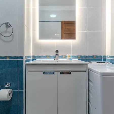 Victoria Court 2 Pool Лос Кристианос