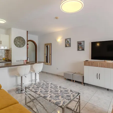 Апартаменты Victoria Court 2 Pool Лос Кристианос