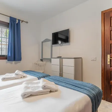 Victoria Court 2 Pool *