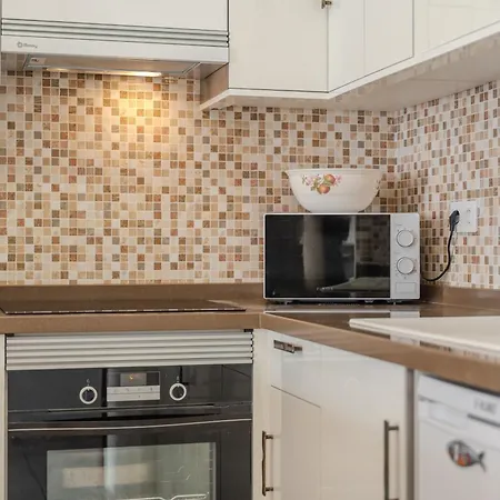 Victoria Court 2 Pool *