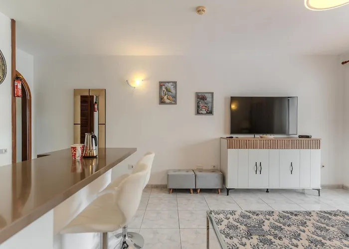 Victoria Court 2 Pool 公寓