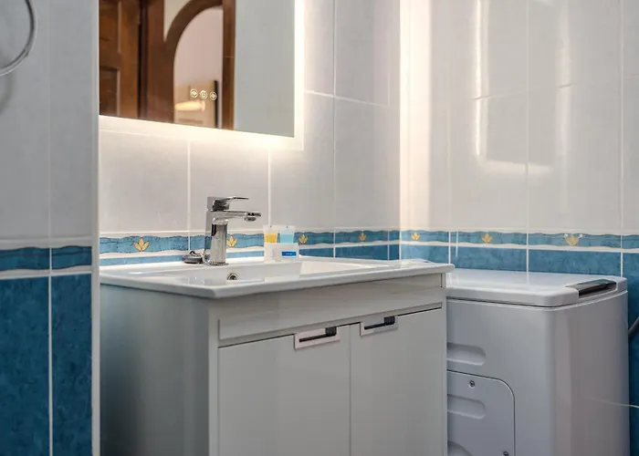 Victoria Court 2 Pool 公寓