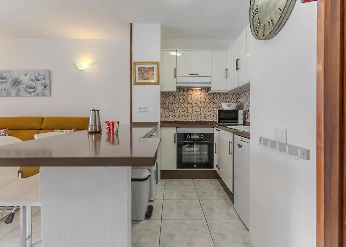 Victoria Court 2 Pool 公寓