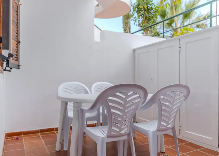 Victoria Court 2 Pool 公寓