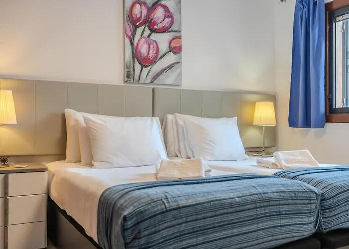 Victoria Court 2 Pool 公寓 *